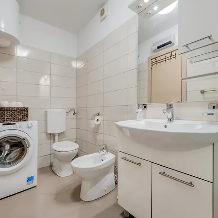 Toma Apartment *